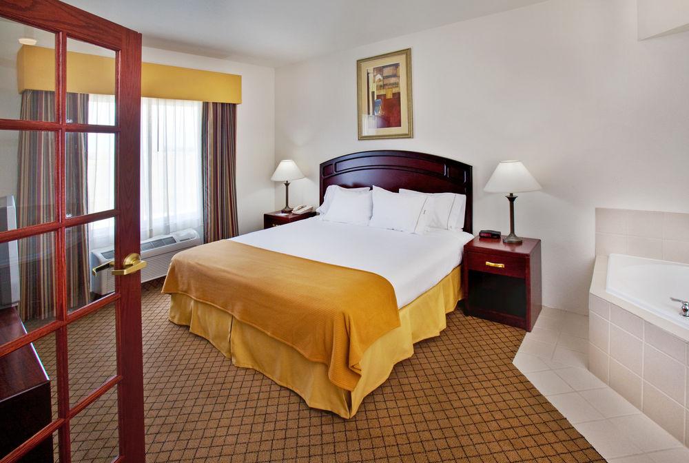 Holiday Inn Express & Suites Le Mars By Ihg Esterno foto