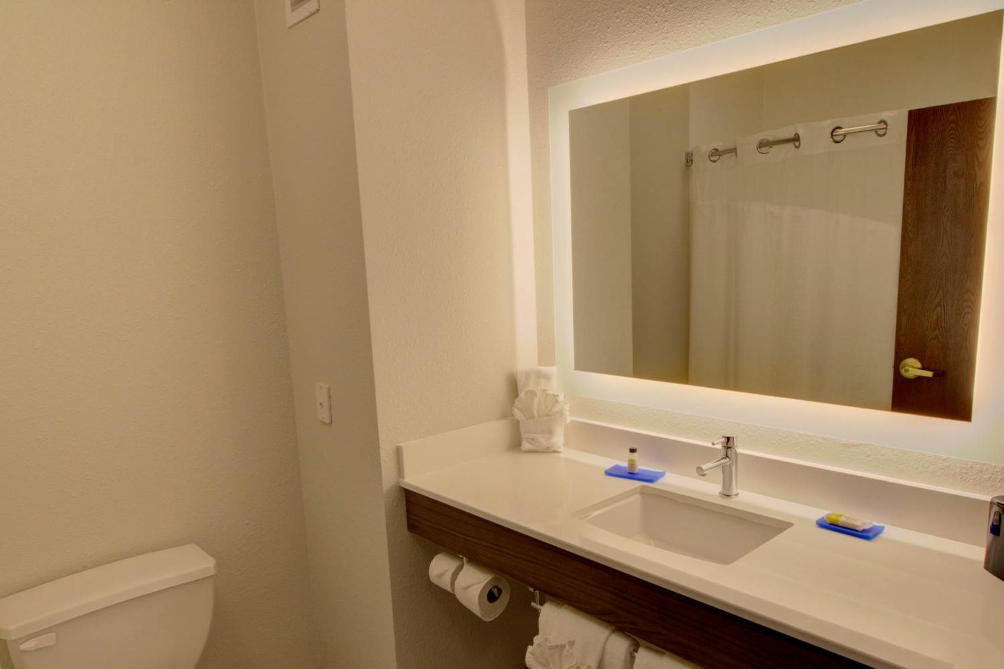 Holiday Inn Express & Suites Le Mars By Ihg Esterno foto